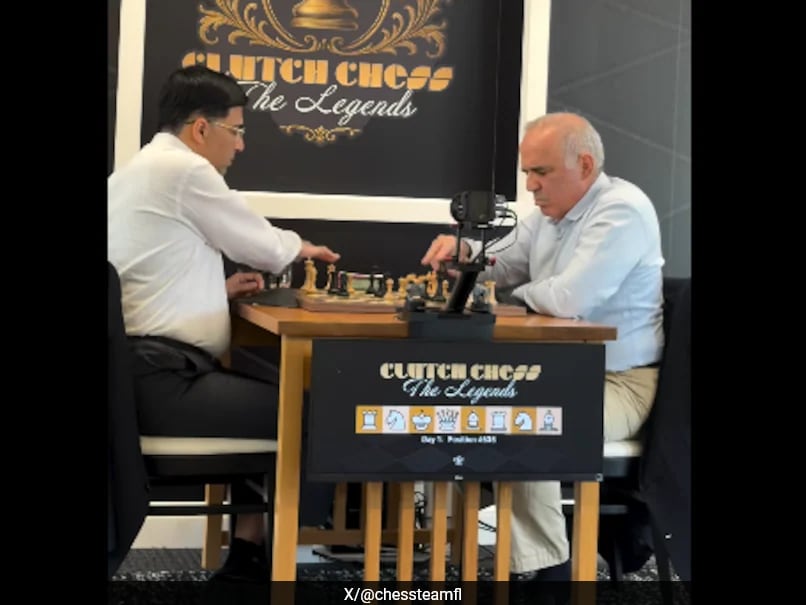 Watch: Viswanathan Anand Forgets About Clock, Loses To Garry Kasparov From Winning Position. Video