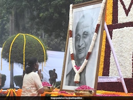 President Droupadi Murmu, Others Pay Tribute To Sardar Vallabhbhai Patel On 150th Jayanti President Droupadi Murmu, Others Pay Tribute To Sardar Vallabhbhai Patel On 150th Jayanti