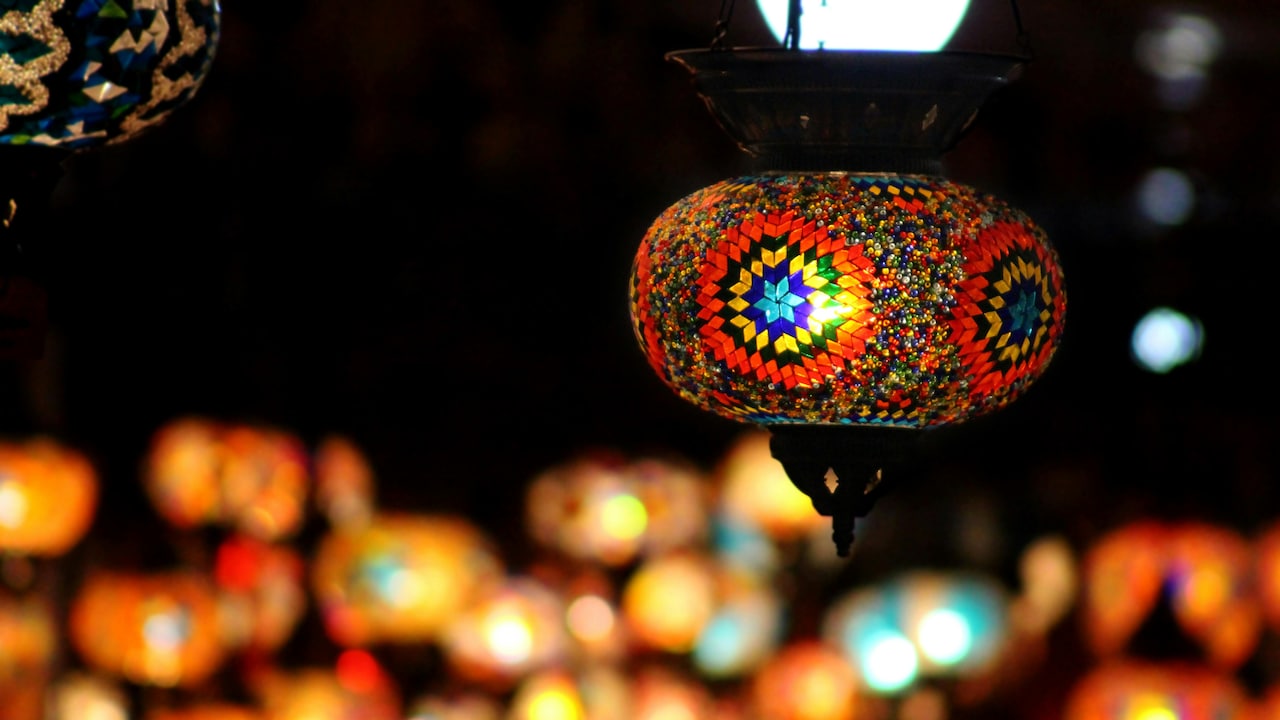 Diwali 2025: Top 5 lanterns you can buy under ₹1,000 for a warm glow
