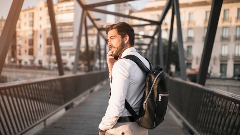 Men's Carry Bags: ये कैरी बैग हैं हर लिहाज से परफेक्ट, कम्फर्ट और स्टाइल में नहीं है इनकी टक्कर Men's Carry Bags: ये कैरी बैग हैं हर लिहाज से परफेक्ट, कम्फर्ट और स्टाइल में नहीं है इनकी टक्कर