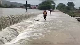 बूंदी में दो द&zwj;िन से नहीं टूटी बार&zwj;िश की बूंद, 10 ड&zwj;िग्री पारा लुढ़का; 150 बीघा धान की फसल डूबी
