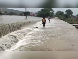 बूंदी में दो दिन से नहीं टूटी बारिश की बूंद, 10 डिग्री पारा लुढ़का; 150 बीघा धान की फसल डूबी बूंदी में दो दिन से नहीं टूटी बारिश की बूंद, 10 डिग्री पारा लुढ़का; 150 बीघा धान की फसल डूबी