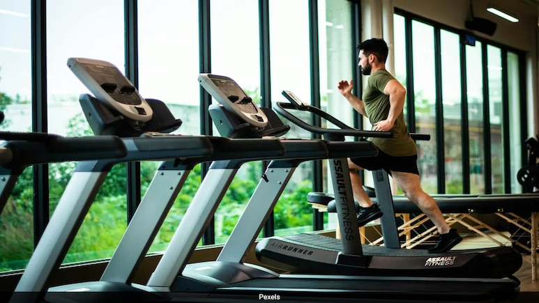 Lose 50 Kg In 3 Months, Win A Porsche? Chinese Gym's Shocking Weight-Loss Challenge Sparks Buzz Lose 50 Kg In 3 Months, Win A Porsche? Chinese Gym's Shocking Weight-Loss Challenge Sparks Buzz