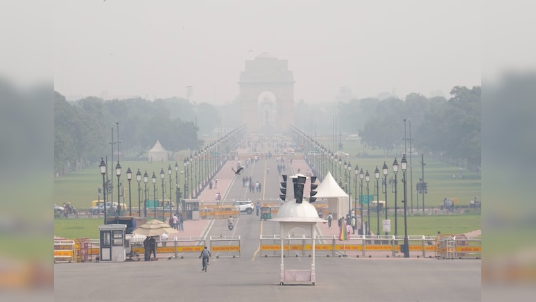 दिल्ली में हवा हुई बेहद खराब, हर बार की तरह इस बार भी आरोपों का दौर शुरू दिल्ली में हवा हुई बेहद खराब, हर बार की तरह इस बार भी आरोपों का दौर शुरू