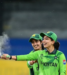 Pakistan Womens Team Plays Against Mens Team In Unusual Asia Cup Preparation