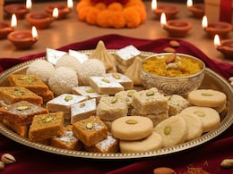 Diwali 2025 Recipes: 7 Easy Diwali Sweets You Can Make In Under 30 Minutes Diwali 2025 Recipes: 7 Easy Diwali Sweets You Can Make In Under 30 Minutes