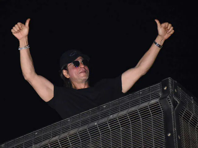 Shah Rukh Khan Breaks Silence On Meeting Fans At Mannat Amid Renovations For 60th Birthday