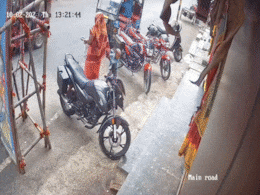 टूटने वाला था 11 हजार वोल्ट का बिजली का तार और फिर... 3 साल के बच्चे ने बचाई मां की जान टूटने वाला था 11 हजार वोल्ट का बिजली का तार और फिर... 3 साल के बच्चे ने बचाई मां की जान