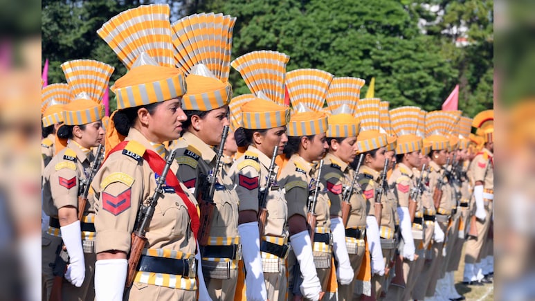 शहादत और शौर्य की कहानी: J&K पुलिस ने 1989 से अब तक खोए 1700 से अधिक जांबाज शहादत और शौर्य की कहानी: J&K पुलिस ने 1989 से अब तक खोए 1700 से अधिक जांबाज