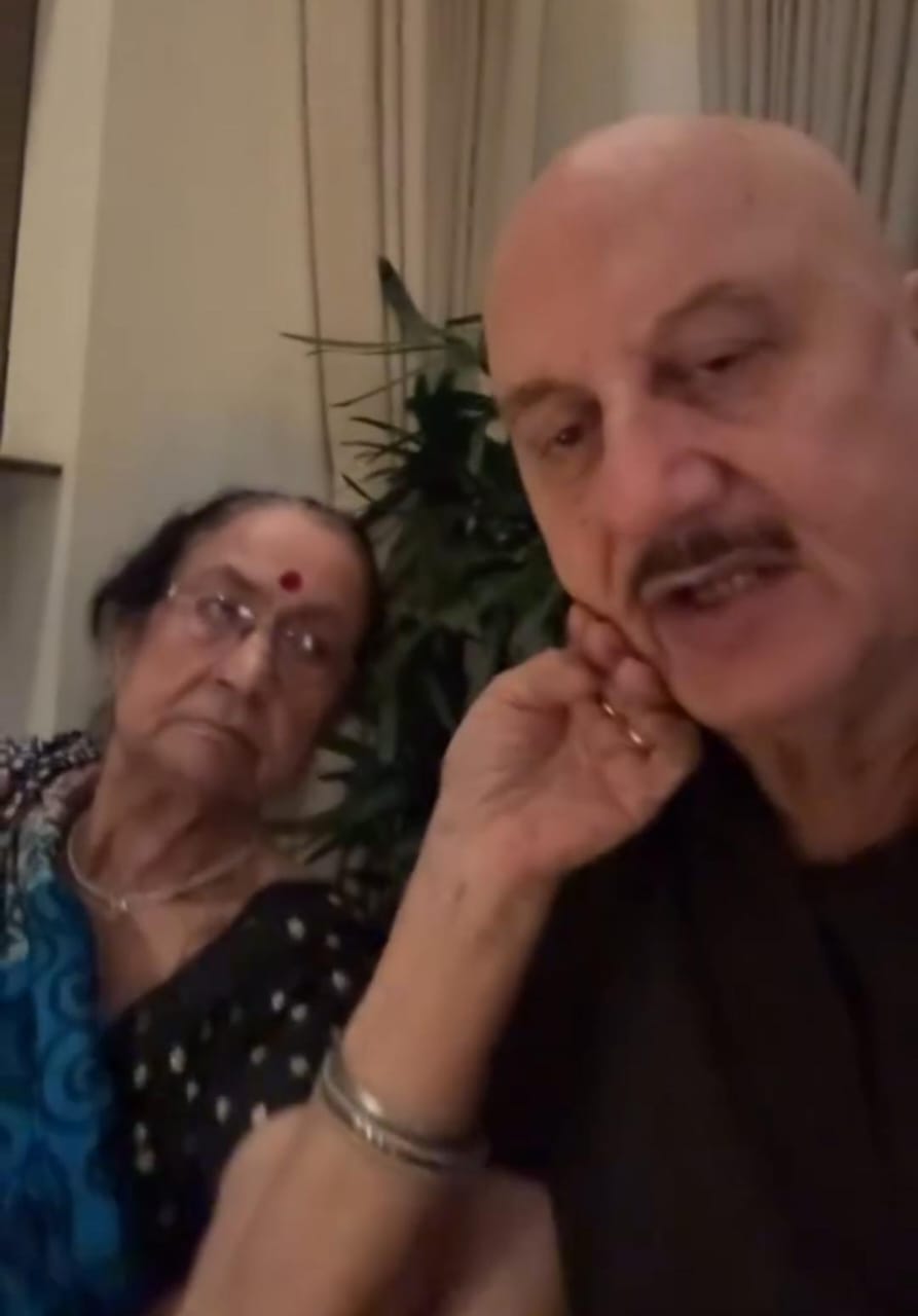 Watch: Anupam Kher Takes His Mother Out For Italian Food In Mumbai