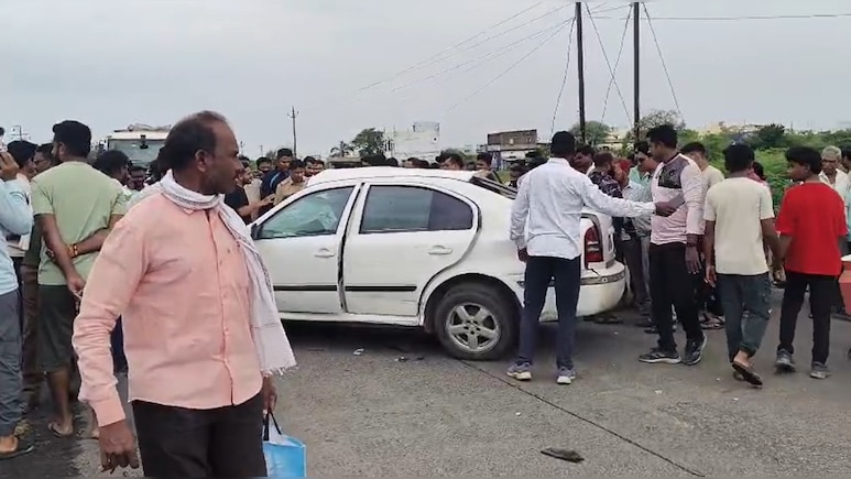 महाराष्ट्र: वणी-चंद्रपूर NH पर ट्रक-कार की टक्कर, 3 महिलाओं की मौत, 2 गंभीर रूप से घायल महाराष्ट्र: वणी-चंद्रपूर NH पर ट्रक-कार की टक्कर, 3 महिलाओं की मौत, 2 गंभीर रूप से घायल