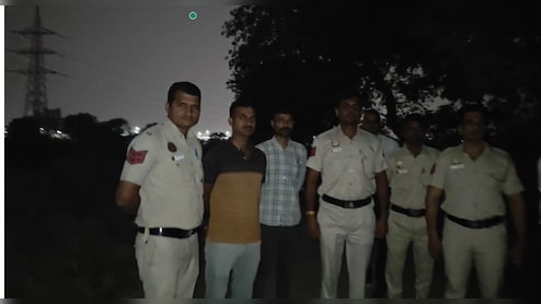 दिल्ली पुलिस के साथ मुठभेड़ में वांटेड अपराधी विकास बग्गा गिरफ्तार, आरोपी के पैर में लगी गोली