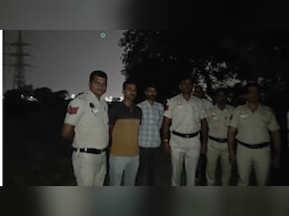 दिल्ली पुलिस के साथ मुठभेड़ में वांटेड अपराधी विकास बग्गा गिरफ्तार, आरोपी के पैर में लगी गोली दिल्ली पुलिस के साथ मुठभेड़ में वांटेड अपराधी विकास बग्गा गिरफ्तार, आरोपी के पैर में लगी गोली