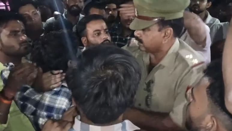 Communal Clash Erupts In UP's Kasganj After Dispute Over Car Parking Communal Clash Erupts In UP's Kasganj After Dispute Over Car Parking