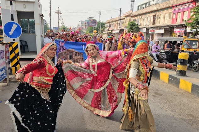 महोत्सव का मुख्य आकर्षण र महोत्सव का मुख्य आकर्षण र