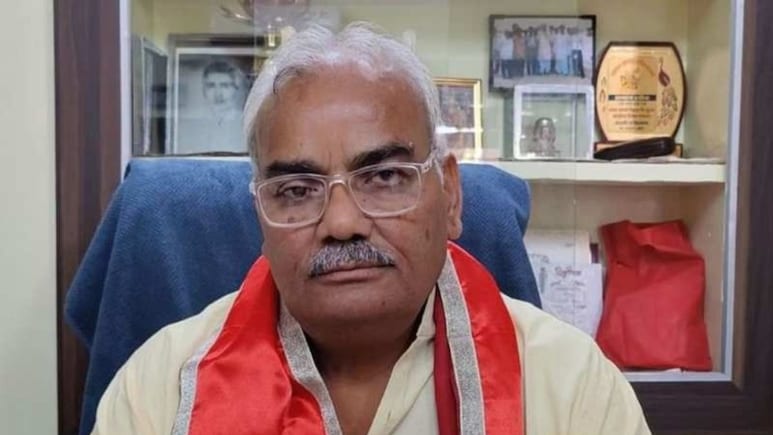 Rajasthan: PM आवास योजना में 'गड़बड़झाला'! मंत्री मदन दिलावर ने लिया कड़ा एक्शन, सरपंच समेत 7 कर्मचारी सस्पेंड Rajasthan: PM आवास योजना में 'गड़बड़झाला'! मंत्री मदन दिलावर ने लिया कड़ा एक्शन, सरपंच समेत 7 कर्मचारी सस्पेंड