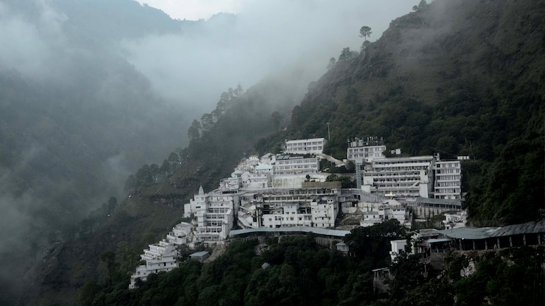 मां वैष्णो देवी यात्रा तीन दिन के लिए स्थगित, भारी बारिश की चेतावनी से सहमा जम्मू-कश्मीर