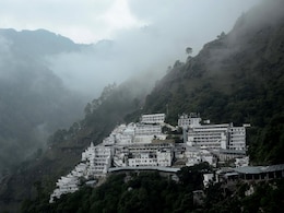 मां वैष्णो देवी यात्रा तीन दिन के लिए स्थगित, भारी बारिश की चेतावनी से सहमा जम्मू-कश्मीर मां वैष्णो देवी यात्रा तीन दिन के लिए स्थगित, भारी बारिश की चेतावनी से सहमा जम्मू-कश्मीर