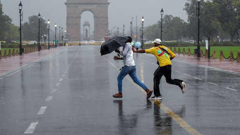 बदल गया मौसम का मिजाज, दिल्ली-NCR में ठंडी हवाओं का अटैक, इन 10 राज्यों में बारिश का अलर्ट