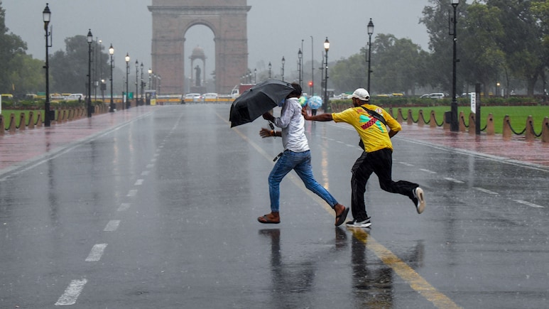 दिल्ली-NCR में क्या आज भी होगी झमाझम बारिश? घर से निकलने से पहले पढ़ लें IMD का लेटेस्ट वेदर अपडेट