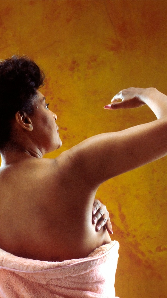 डॉक्टर ने बताया खुद ब्रेस्ट कैंसर की जांच कैसे कर सकते है?