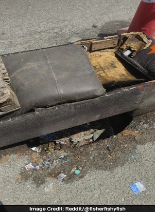 Pothole Covered By Couch In Bengaluru, Internet Jokes "What An Idea" Pothole Covered By Couch In Bengaluru, Internet Jokes "What An Idea"