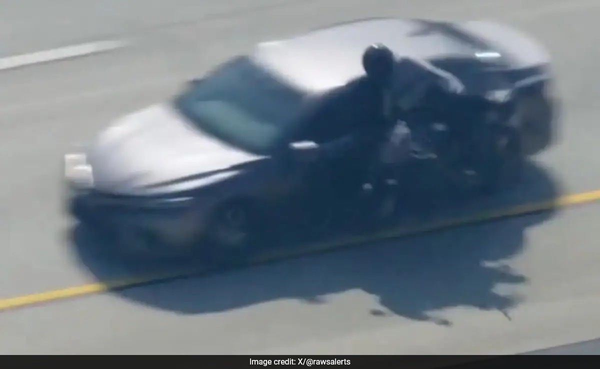 US Cop Shot Dead, Suspect Knocked Off Motorcycle In High-Speed Chase