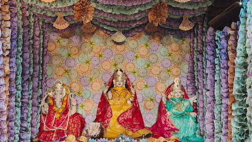 Diwali 2025 Madhya Pradesh: करोड़ों के नोटों-हीरों से सजाए गए महालक्ष्मी मंदिर, 51 हजार दीपों से जगमगाया नर्मदा तट