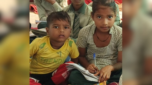 सूना हुआ एक मां का आंचल! सांप के काटने से सगे भाई-बहन की दर्दनाक मौत, गांव में छाया मातम