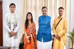 Singer Maithili Thakur, Once Praised By PM Modi, May Contest Bihar Elections Singer Maithili Thakur, Once Praised By PM Modi, May Contest Bihar Elections