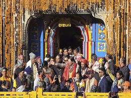 केदारनाथ धाम के कपाट हुए बंद, विशेष पूजा में मुख्यमंत्री धामी भी हुए शामिल केदारनाथ धाम के कपाट हुए बंद, विशेष पूजा में मुख्यमंत्री धामी भी हुए शामिल