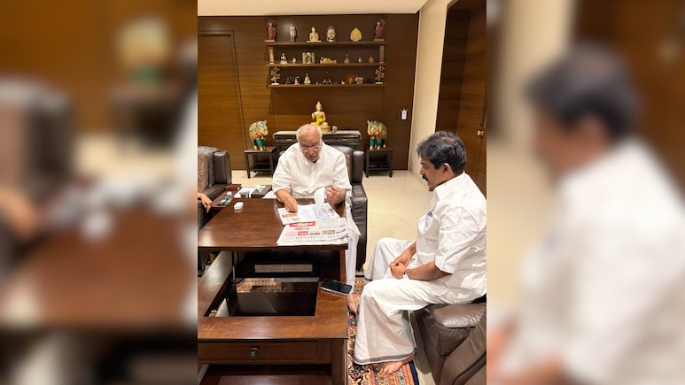 केसी वेणुगोपाल ने कांग्रेस अध्यक्ष खड़गे से की मुलाकात, शीघ्र स्वस्थ होने की कामना की
