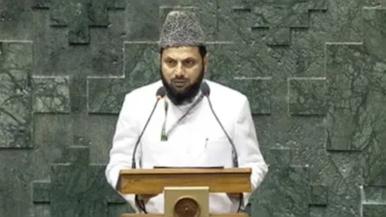 सपा सांसद मुहिबुल्लाह ने नारियल फोड़ने से किया इनकार, कहा-हम दुआ वाले लोग हैं 