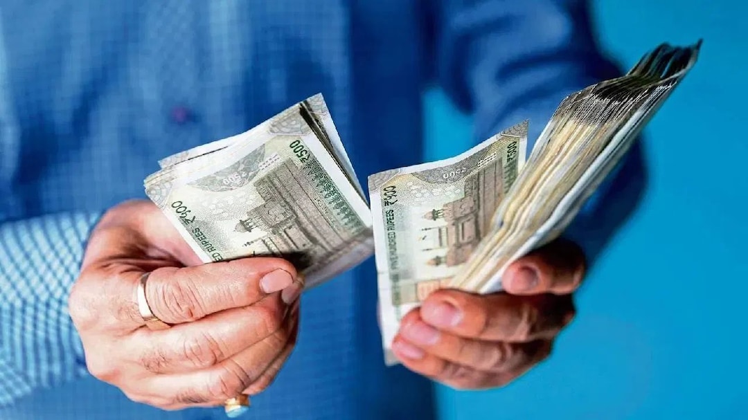 Kerala Hikes Dearness Allowance To 35% For Employees, Pensioners