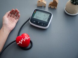 हाई ब्लड प्रेशर की समस्या का समाधान हैं ये 5 सुपरफूड्स, डाइट में जरूर करें शामिल हाई ब्लड प्रेशर की समस्या का समाधान हैं ये 5 सुपरफूड्स, डाइट में जरूर करें शामिल