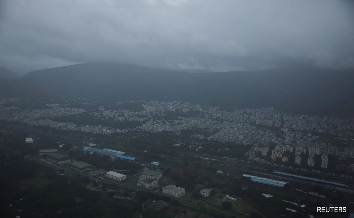 Andhra Chief Minister Says 2 Killed Following Cyclone Montha's Landfall