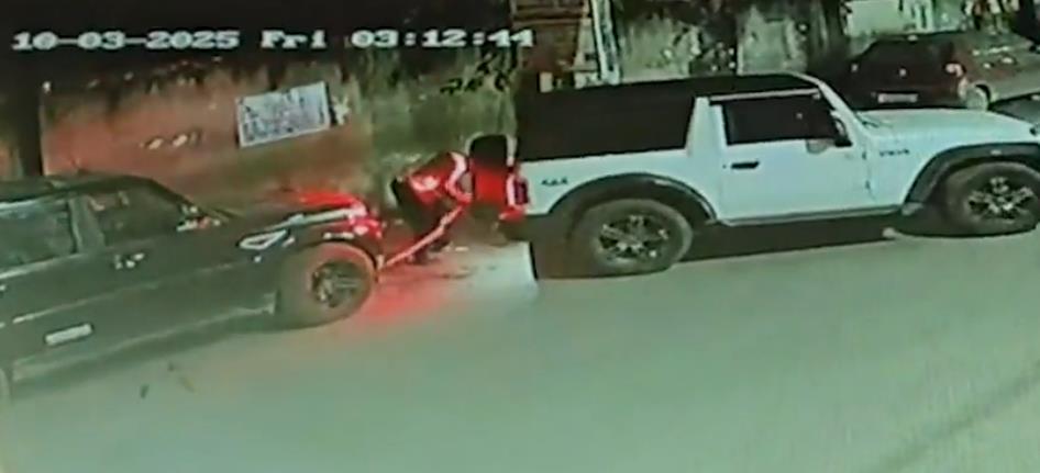 On Camera, Thieves Tow Away Scorpio With Thar In Gurugram Robbery