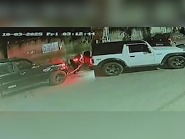 On Camera, Thieves Tow Away Scorpio With Thar In Gurugram Robbery On Camera, Thieves Tow Away Scorpio With Thar In Gurugram Robbery