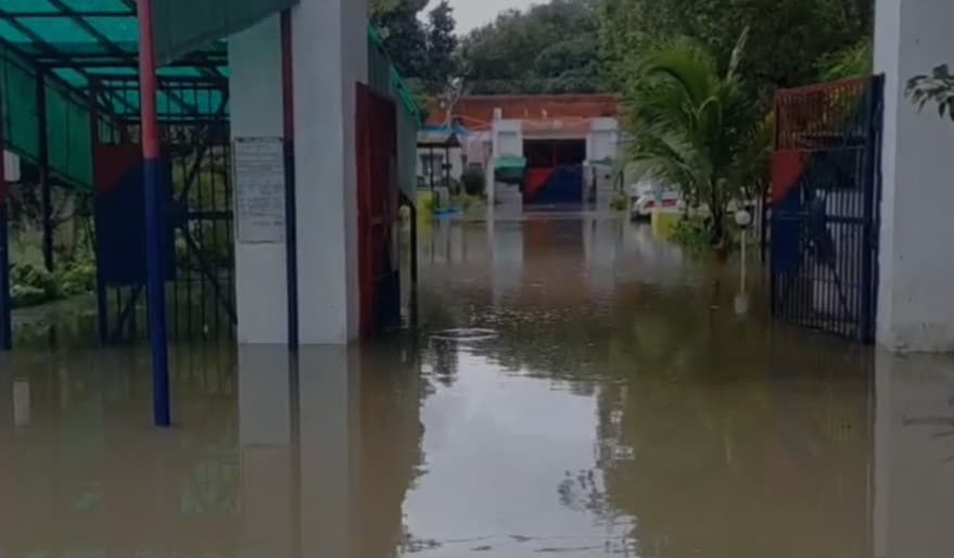 सासाराम जेल में घुसा बारिश का पानी. सासाराम जेल में घुसा बारिश का पानी.