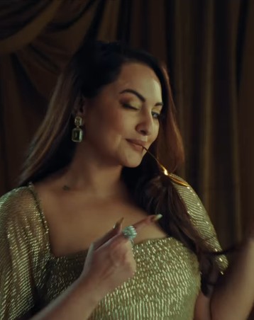 Sonakshi Sinha's LOL Take On Nepotism Debate With A "Golden Spoon" Twist. Watch