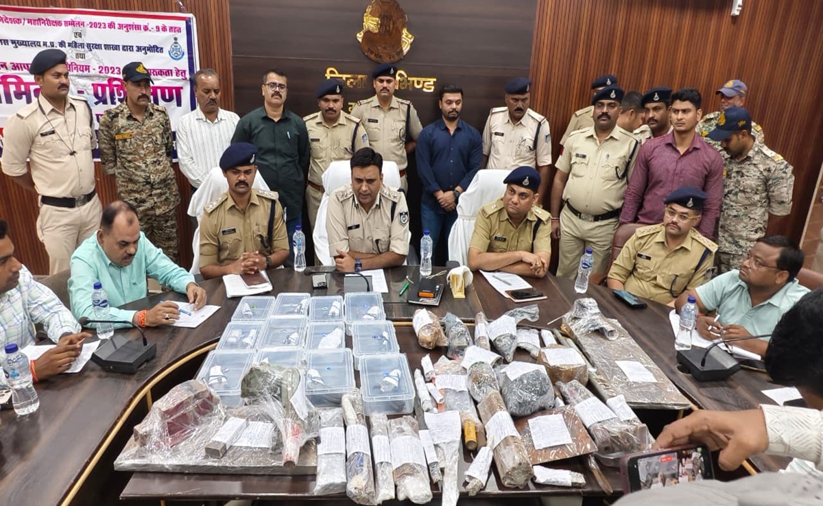 Illegal Arms Factory: भिंड में अवैध हथियार फैक्ट्री का भंडाफोड़; पुलिस की कार्रवाई में ये मिला, आरोपी पर इनाम