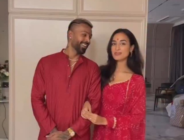 माहिका शर्मा संग हार्दिक पांड्या ने अपने रिश्ते को किया ऑफिशियल,एक-दूसरे का हाथ थामे आए नजर, देखें तस्वीरें