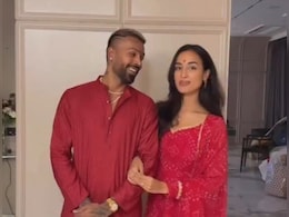 माहिका शर्मा संग हार्दिक पांड्या ने अपने रिश्ते को किया ऑफिशियल,एक-दूसरे का हाथ थामे आए नजर, देखें तस्वीरें माहिका शर्मा संग हार्दिक पांड्या ने अपने रिश्ते को किया ऑफिशियल,एक-दूसरे का हाथ थामे आए नजर, देखें तस्वीरें