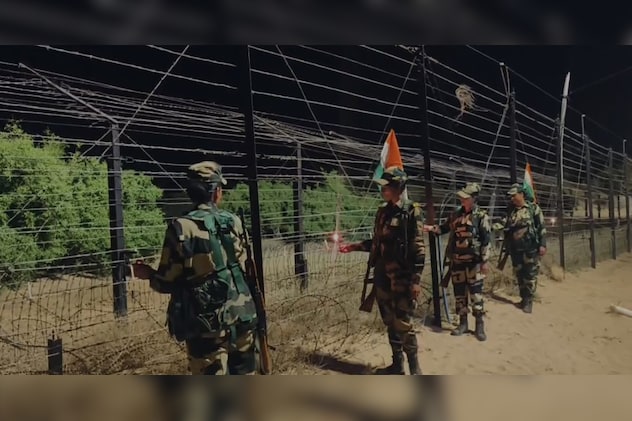 महिला जवानों ने लक्ष्मी पूजन किया महिला जवानों ने लक्ष्मी पूजन किया
