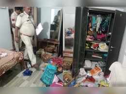 बेटी की शादी रखे थे गहने, चोरों ने कर लिए पार; मेन गेट पर दूसरा ताला लगाकर किया गुमराह बेटी की शादी रखे थे गहने, चोरों ने कर लिए पार; मेन गेट पर दूसरा ताला लगाकर किया गुमराह