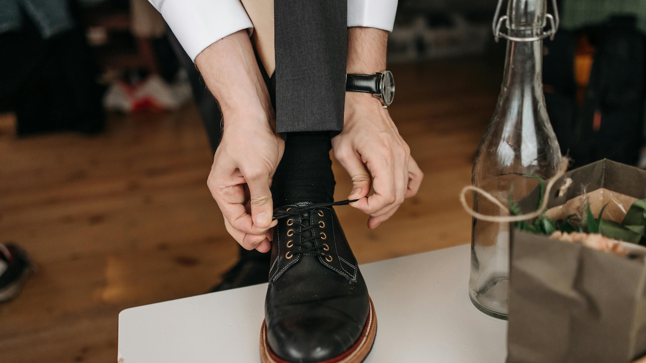 Pair the right type of footwear to accentuate your dressing sense