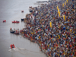छठ महापर्वः डूबते सूर्य को अर्घ्य, आस्था की अद्भुत तस्वीरें देखिए छठ महापर्वः डूबते सूर्य को अर्घ्य, आस्था की अद्भुत तस्वीरें देखिए
