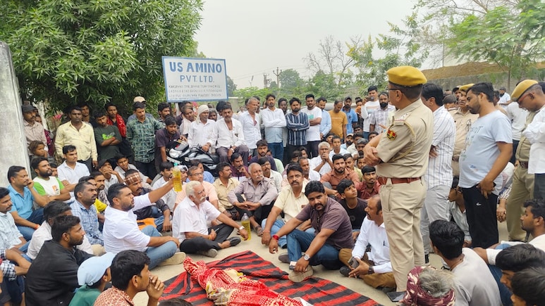 उदयपुर में दूषित पानी से मासूमों की मौत, 4 बच्चों की मौत के बाद भी प्रशासन मौन! फैक्ट्रियों को लेकर ग्रामीणों का फुटा गुस्सा उदयपुर में दूषित पानी से मासूमों की मौत, 4 बच्चों की मौत के बाद भी प्रशासन मौन! फैक्ट्रियों को लेकर ग्रामीणों का फुटा गुस्सा
