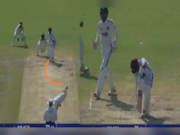 Video: कुलदीप यादव की रहस्यमयी गेंद पर ऐसे बोल्ड हुआ बल्लेबाज, पोज मारता रह गया, खुद पर नहीं कर पा रहा यकीन Video: कुलदीप यादव की रहस्यमयी गेंद पर ऐसे बोल्ड हुआ बल्लेबाज, पोज मारता रह गया, खुद पर नहीं कर पा रहा यकीन