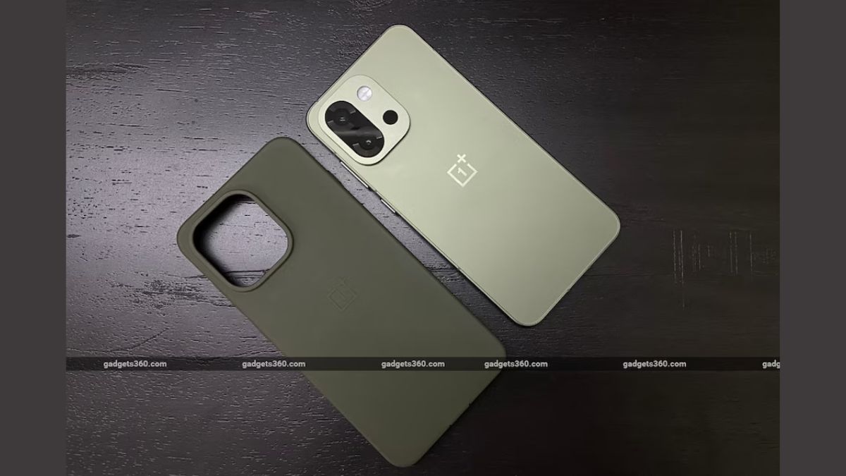 अपग्रेड करा तुमचा फोन; OnePlus 13s ते Samsung Galaxy A56 5G वर दमदार सूट